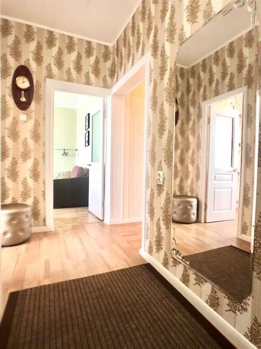 Cozy Three-Room Apartment With Mountain View Алма Ата Екстериор снимка